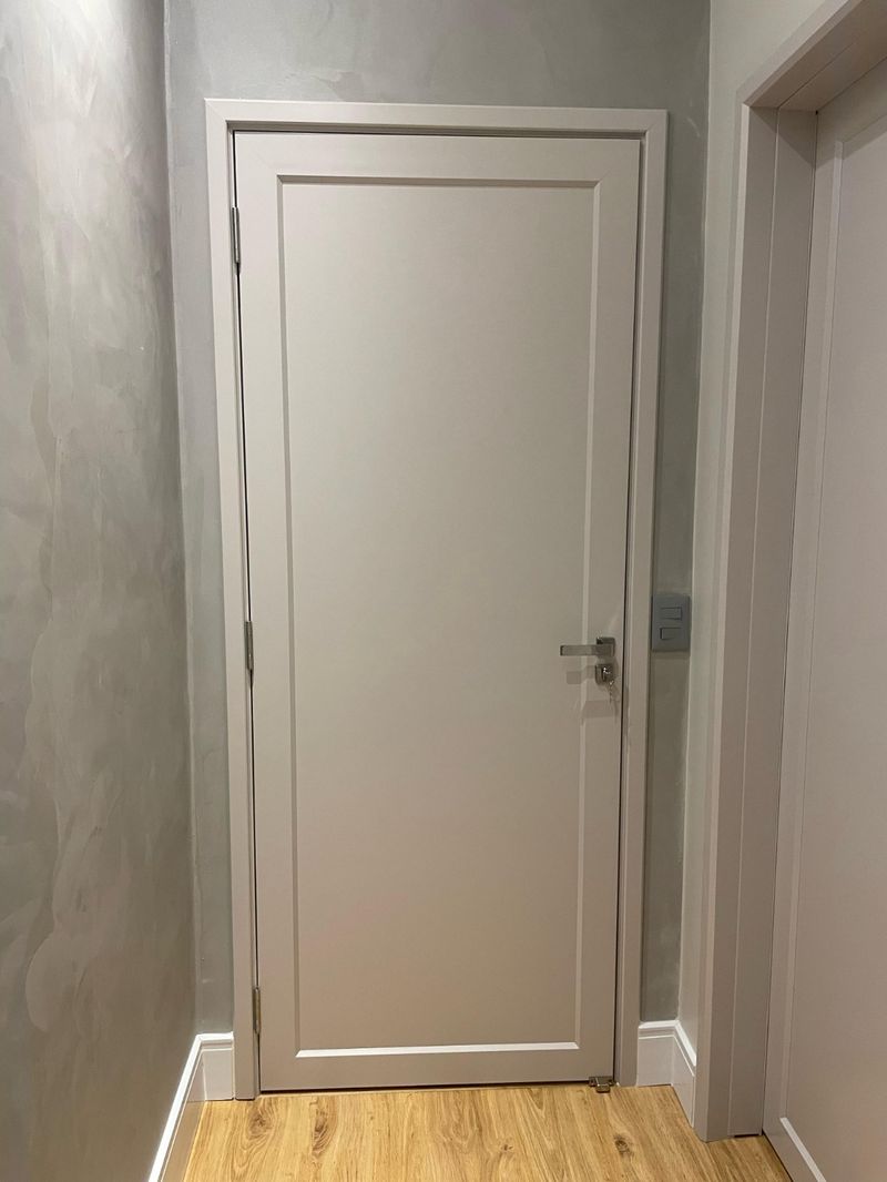 Porta ACM com laca colorida sob medida — Portline